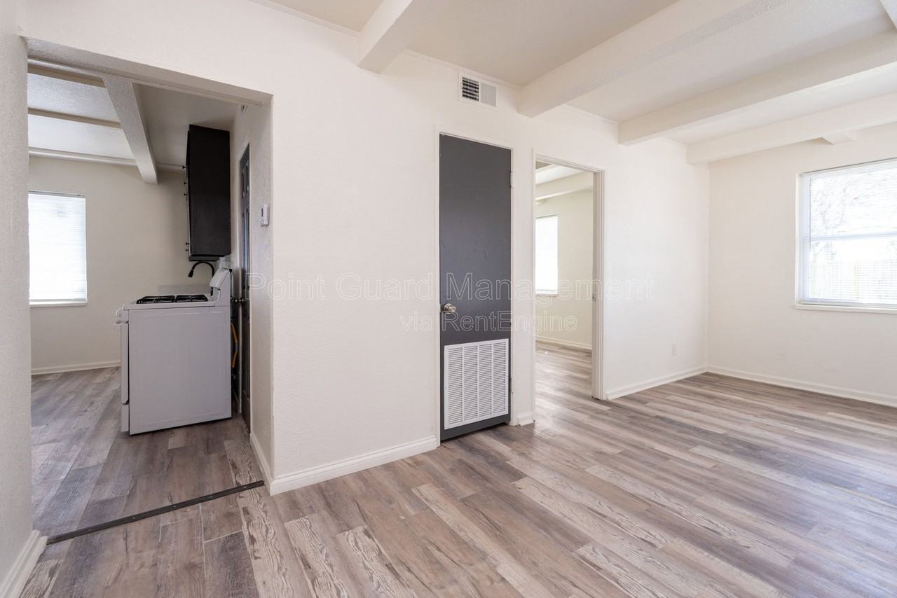 1335 W Dora Ave #1335 - Photo 3 of 30