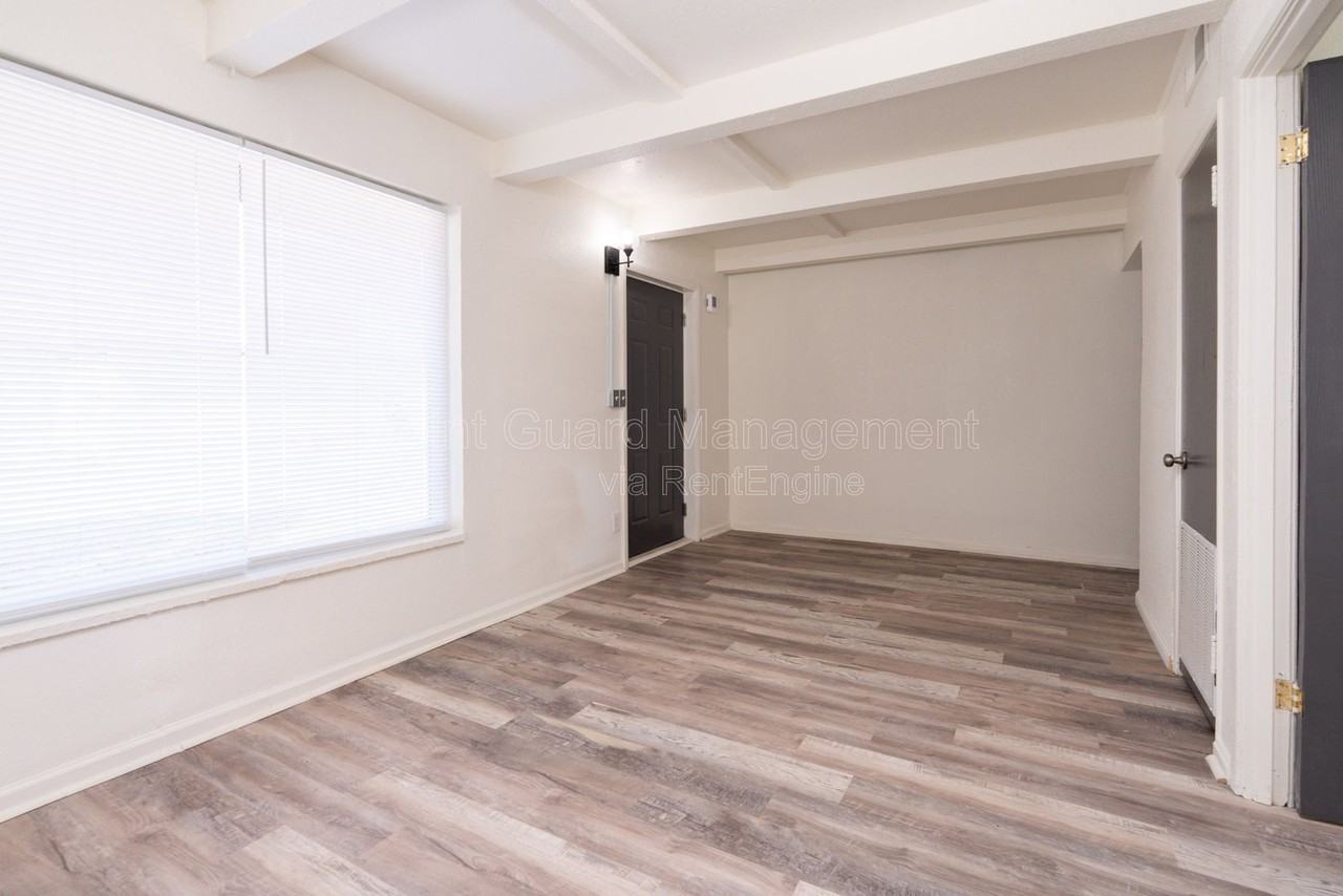 1335 W Dora Ave #1335 - Photo 7 of 30