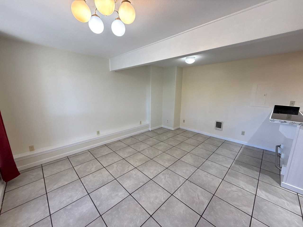 291 Clay St W #8 - Photo 3 of 16