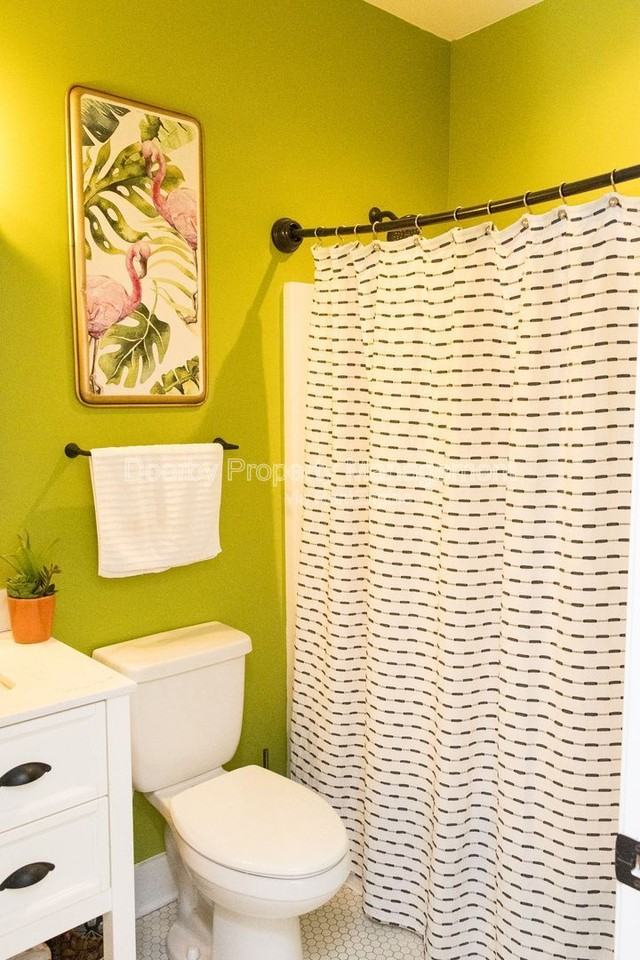 1612 W 55th St - Photo 7 of 21
