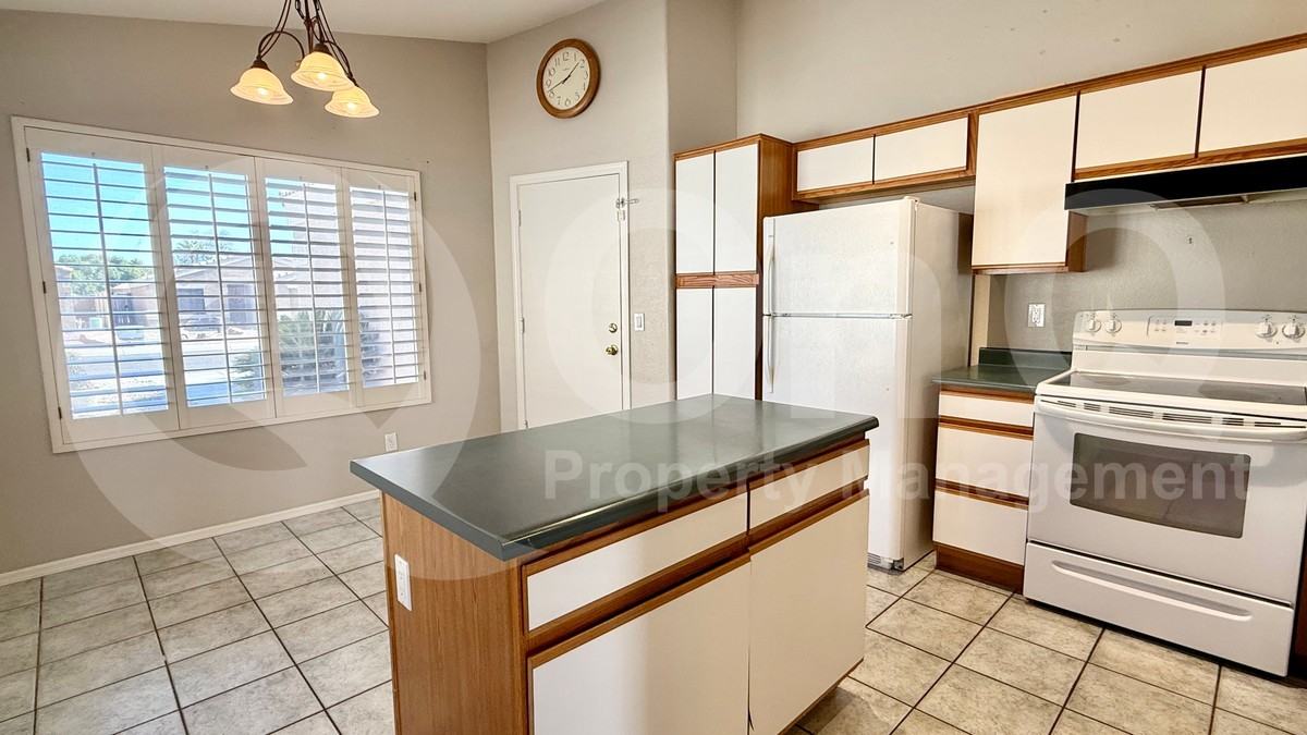 1172 W 18th Ave - Photo 4 of 28