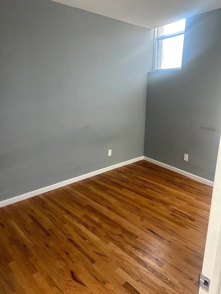 231 Dayton Ave #8 - Photo 3 of 10