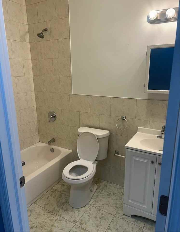 231 Dayton Ave #8 - Photo 4 of 10