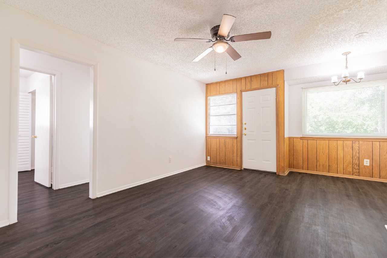 4910 Tennyson Dr - Photo 7 of 31