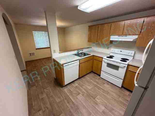 1244 Ne 16th St - Photo 7 of 14