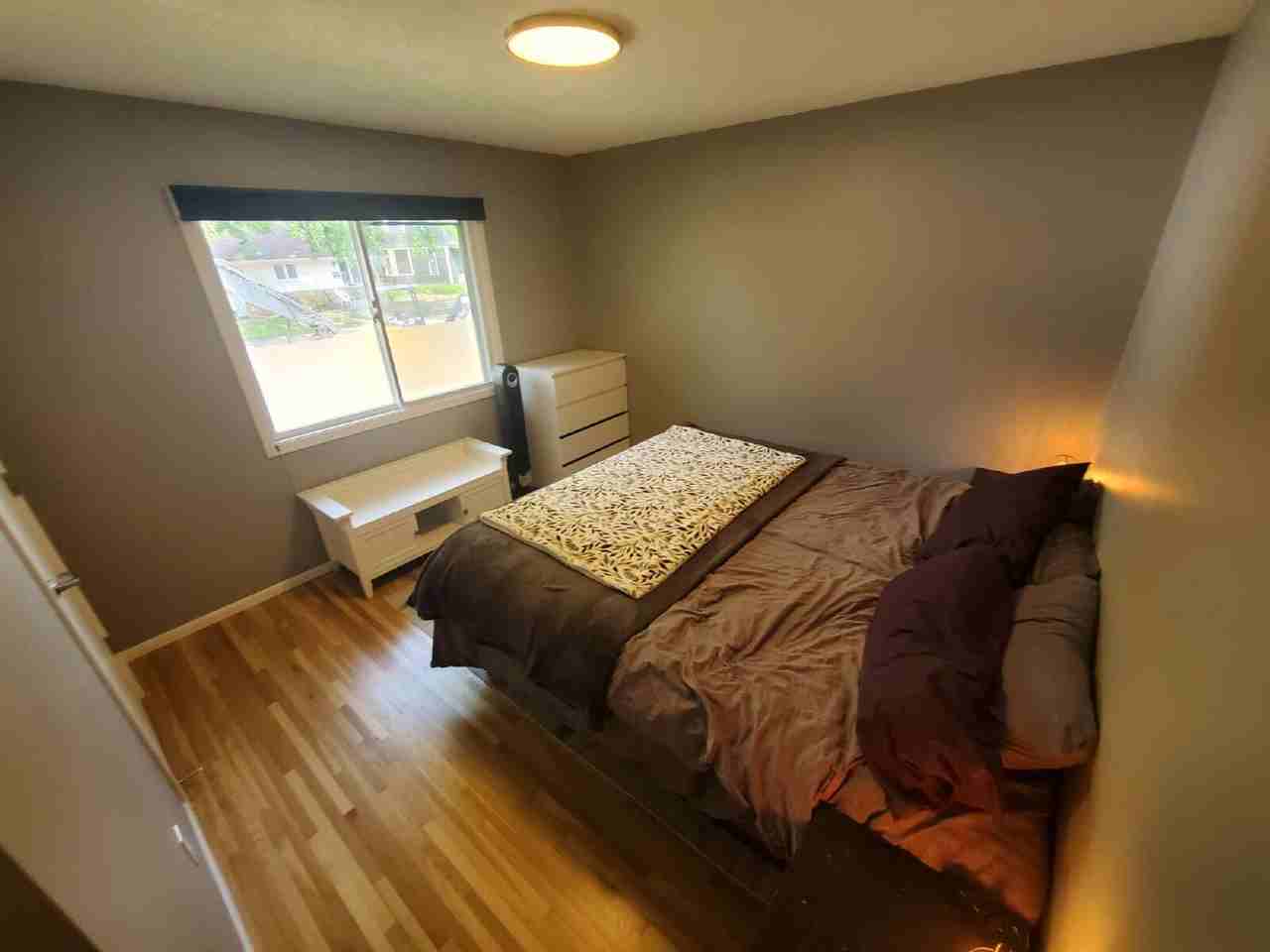741 Monroe St Ne - Photo 5 of 38