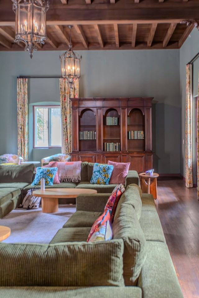 624 Hilgard Ave #255 - Photo 4 of 15