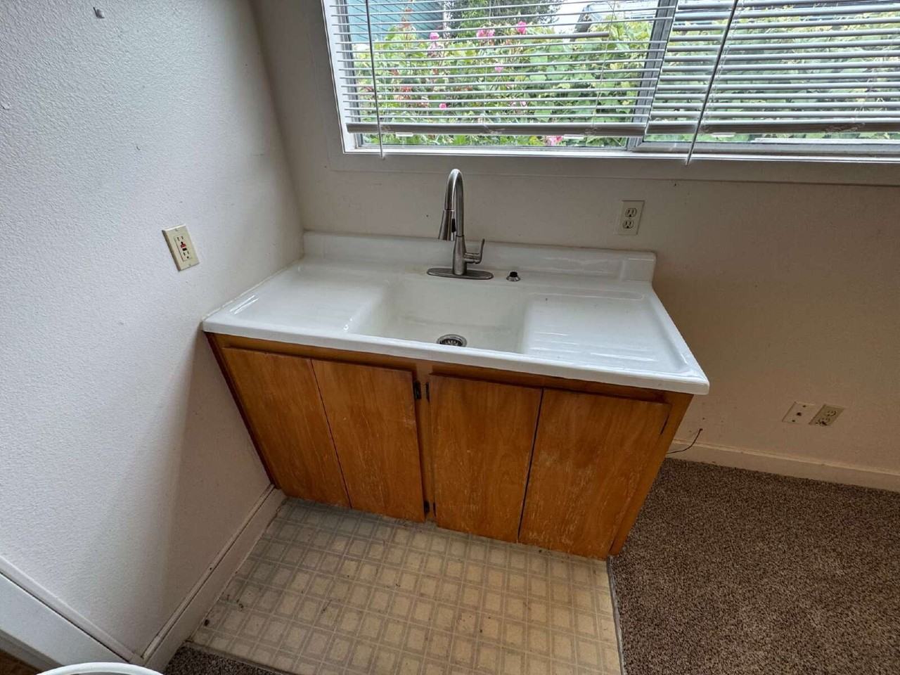 3937 Se 62nd Ave #B - Photo 7 of 10
