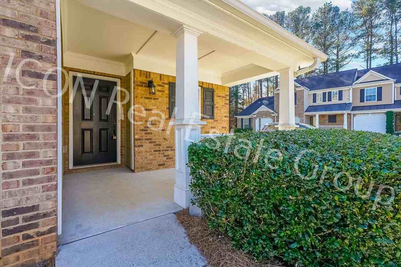 467 Colonial Walk - Photo 2 of 30