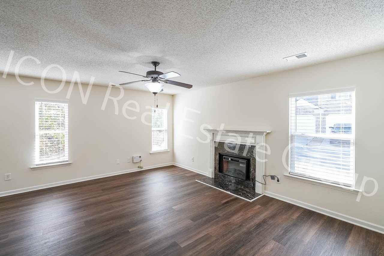 467 Colonial Walk - Photo 6 of 30