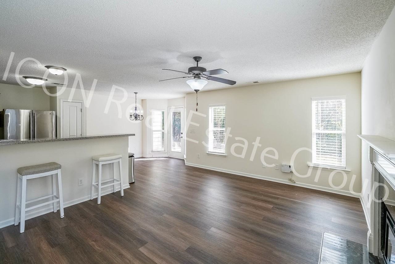 467 Colonial Walk - Photo 7 of 30