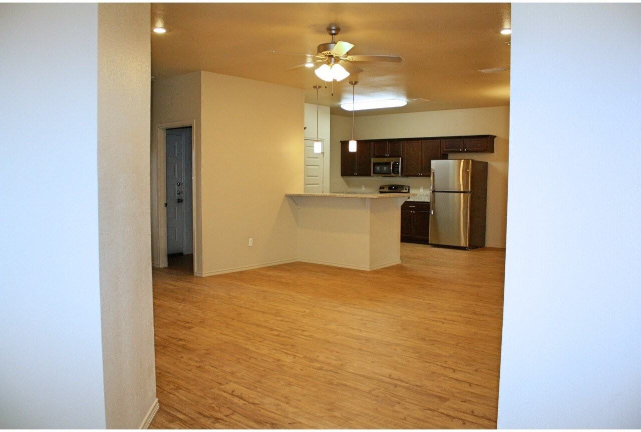 6702 Pontiac Ave - Photo 3 of 11