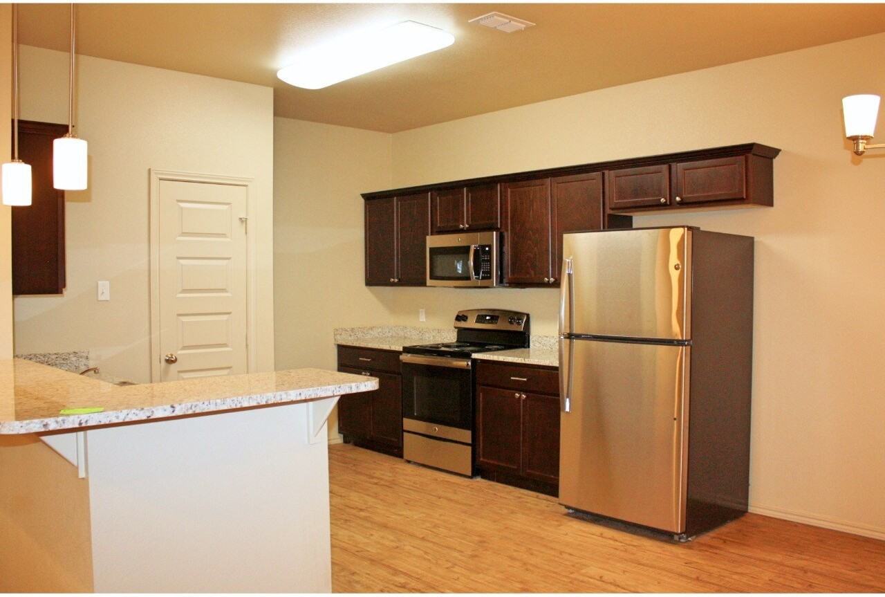 6702 Pontiac Ave - Photo 4 of 11