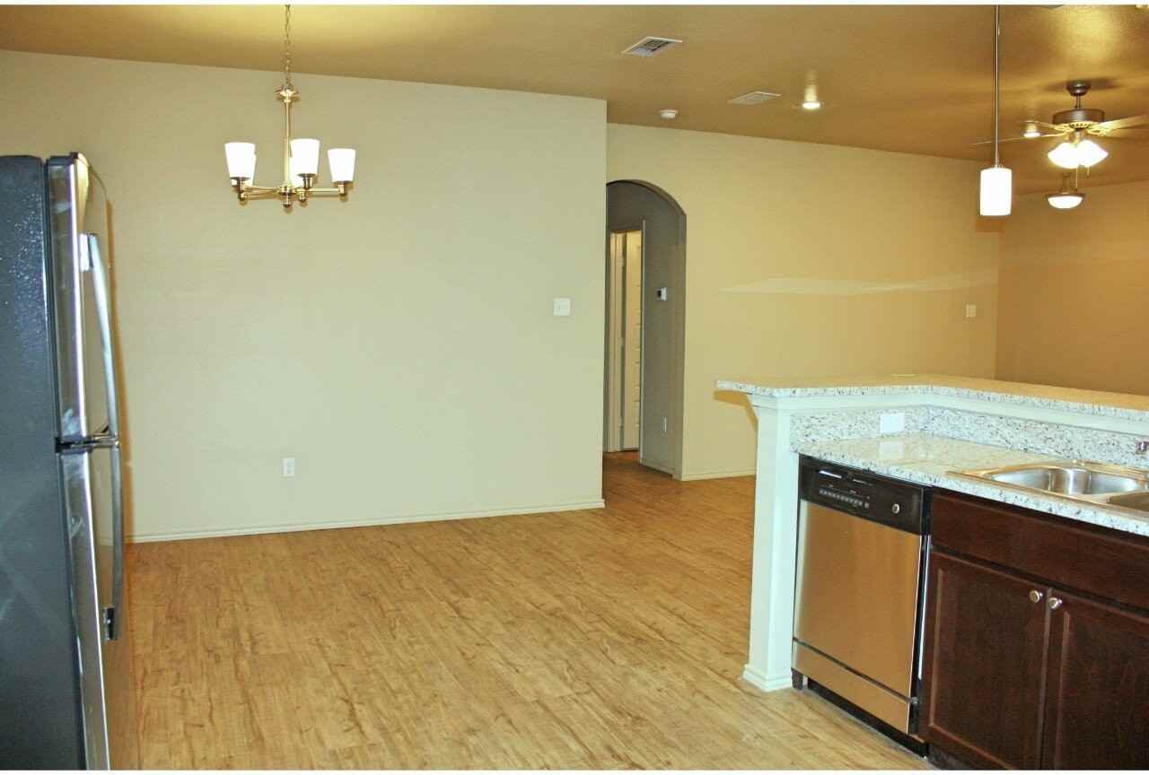 6702 Pontiac Ave - Photo 5 of 11
