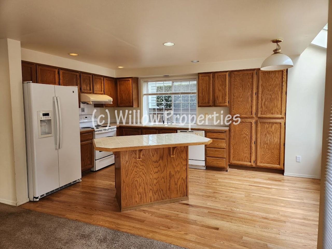 8401 62nd St W - Photo 3 of 11