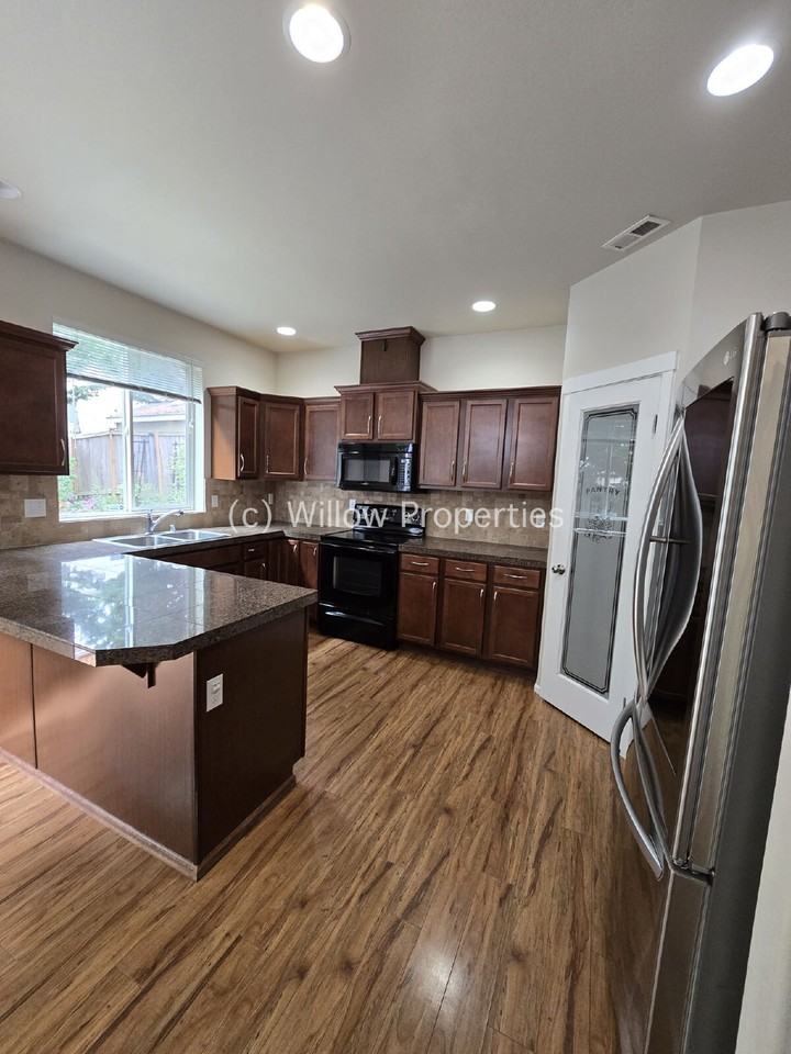 2014 198th St E - Photo 3 of 14