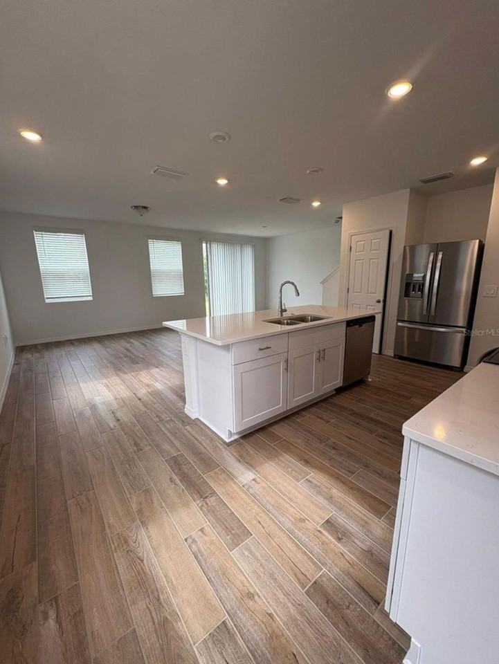 16407 Bird Of Paradise Ave - Photo 3 of 19