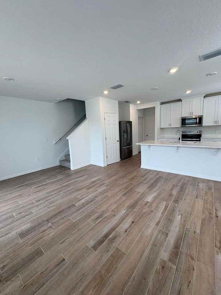 16407 Bird Of Paradise Ave - Photo 5 of 19