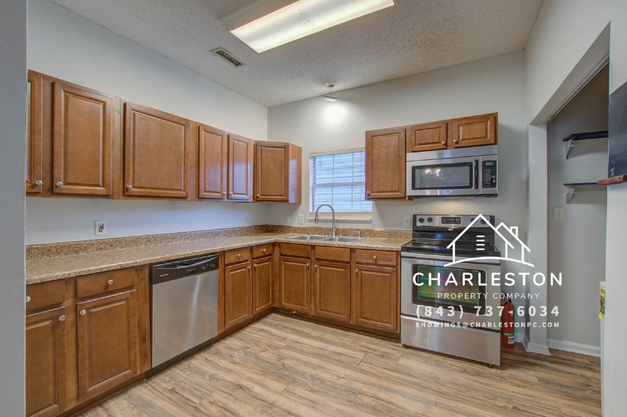 51 Aiken St - Photo 6 of 16