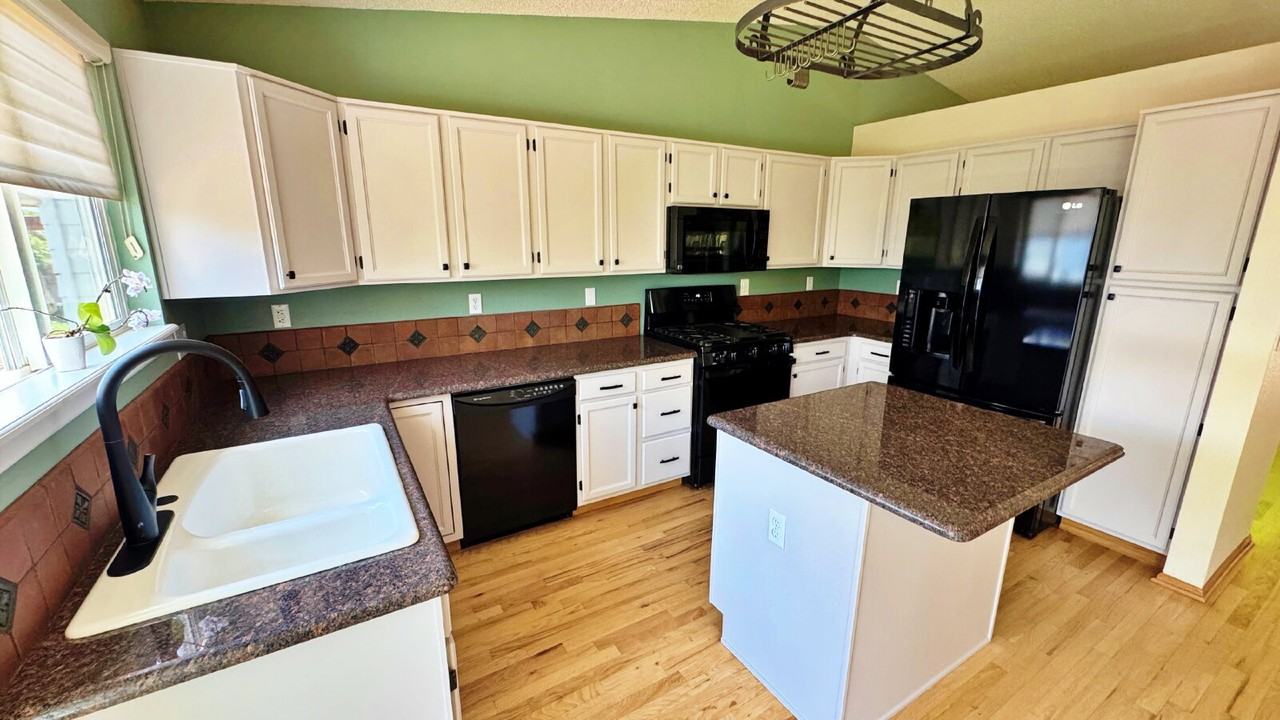 5770 W 115th Ct - Photo 6 of 30