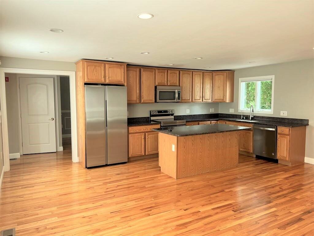303 Cabot St - Photo 6 of 40