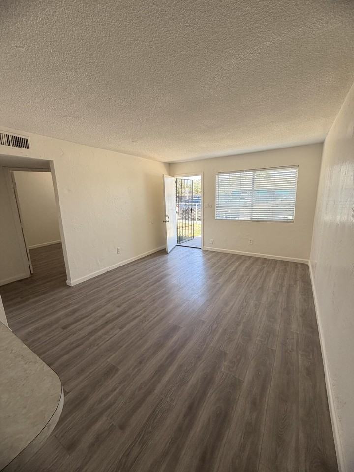 1330 Kentucky St #C - Photo 2 of 10