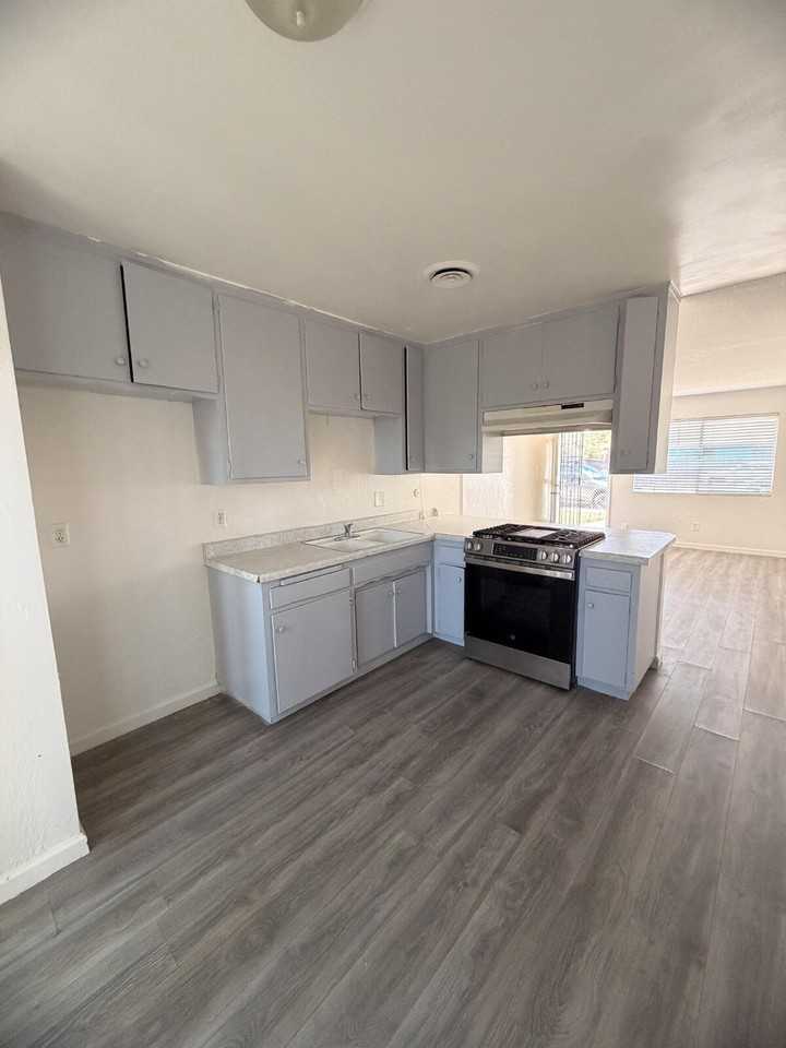1330 Kentucky St #C - Photo 3 of 10