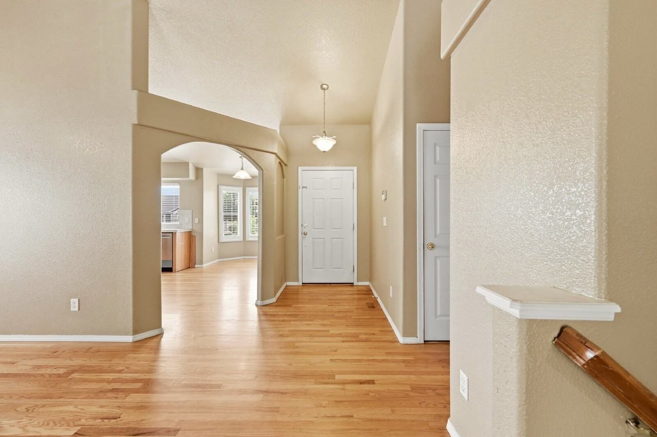7266 Eagle Canyon Dr - Photo 3 of 43