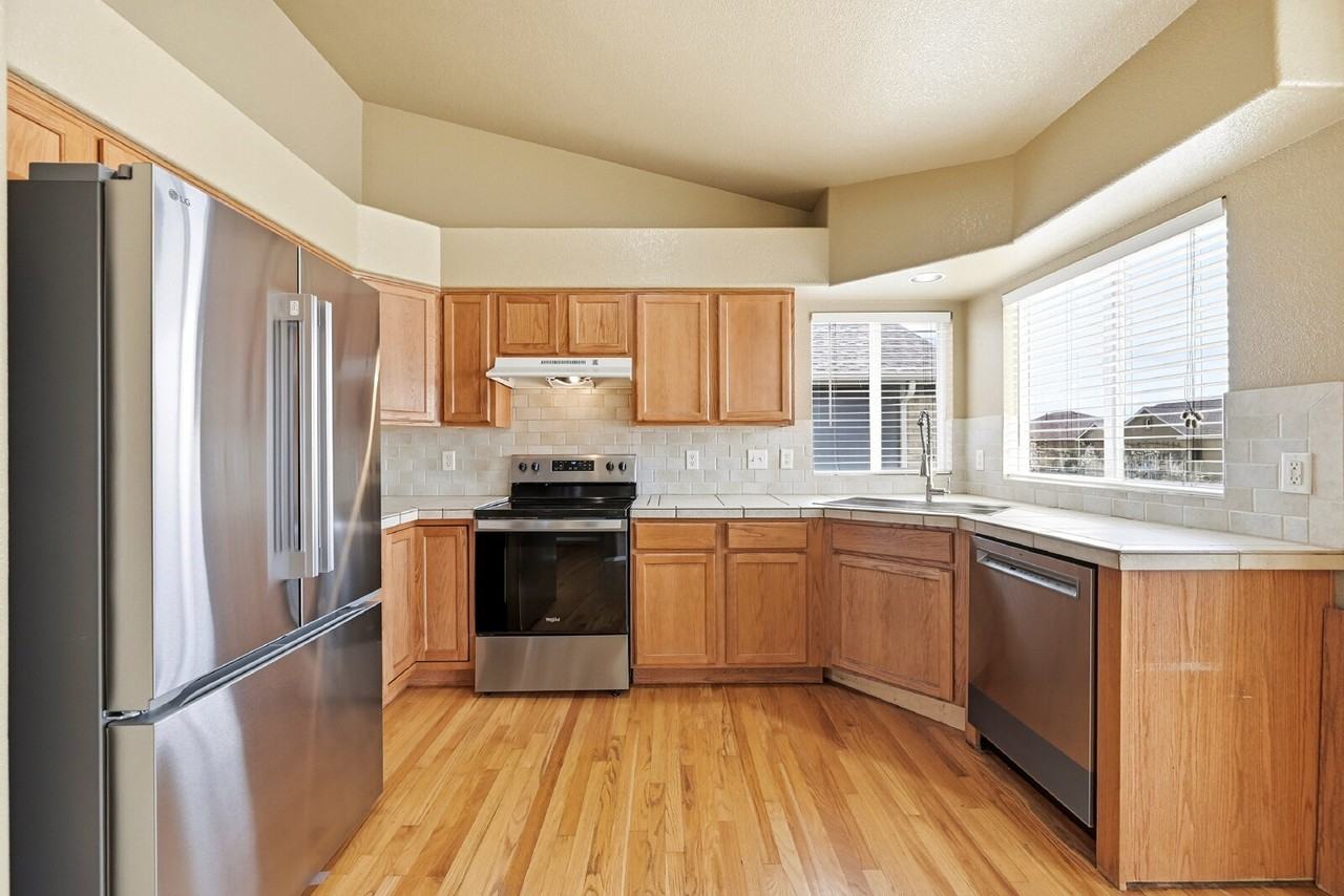 7266 Eagle Canyon Dr - Photo 6 of 43
