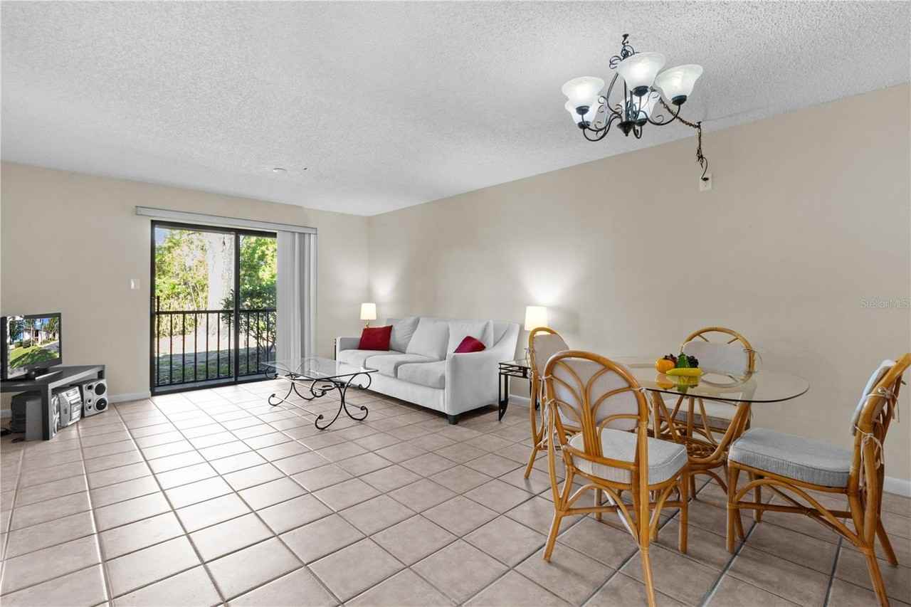 2851 Sw 32nd Ave - Photo 2 of 27