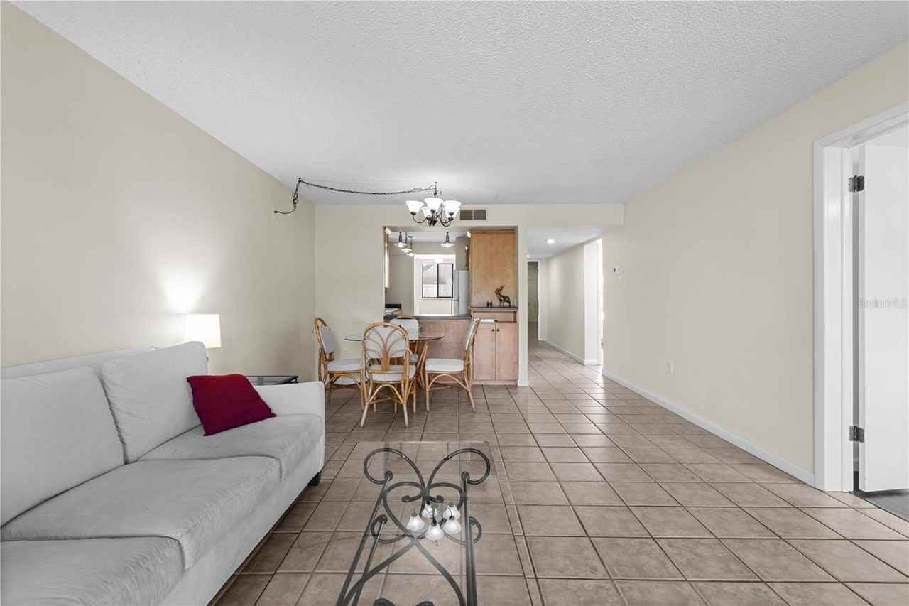 2851 Sw 32nd Ave - Photo 4 of 27