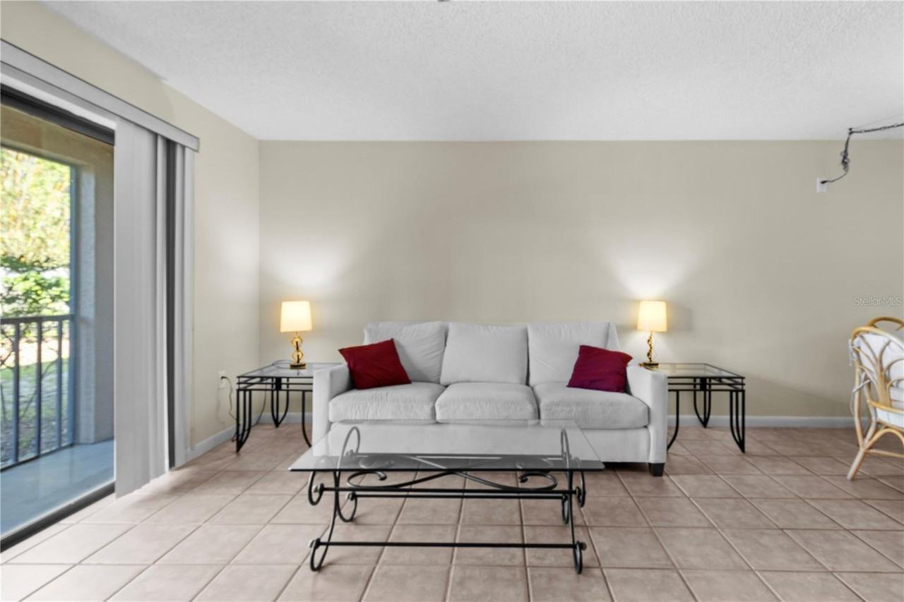 2851 Sw 32nd Ave - Photo 5 of 27