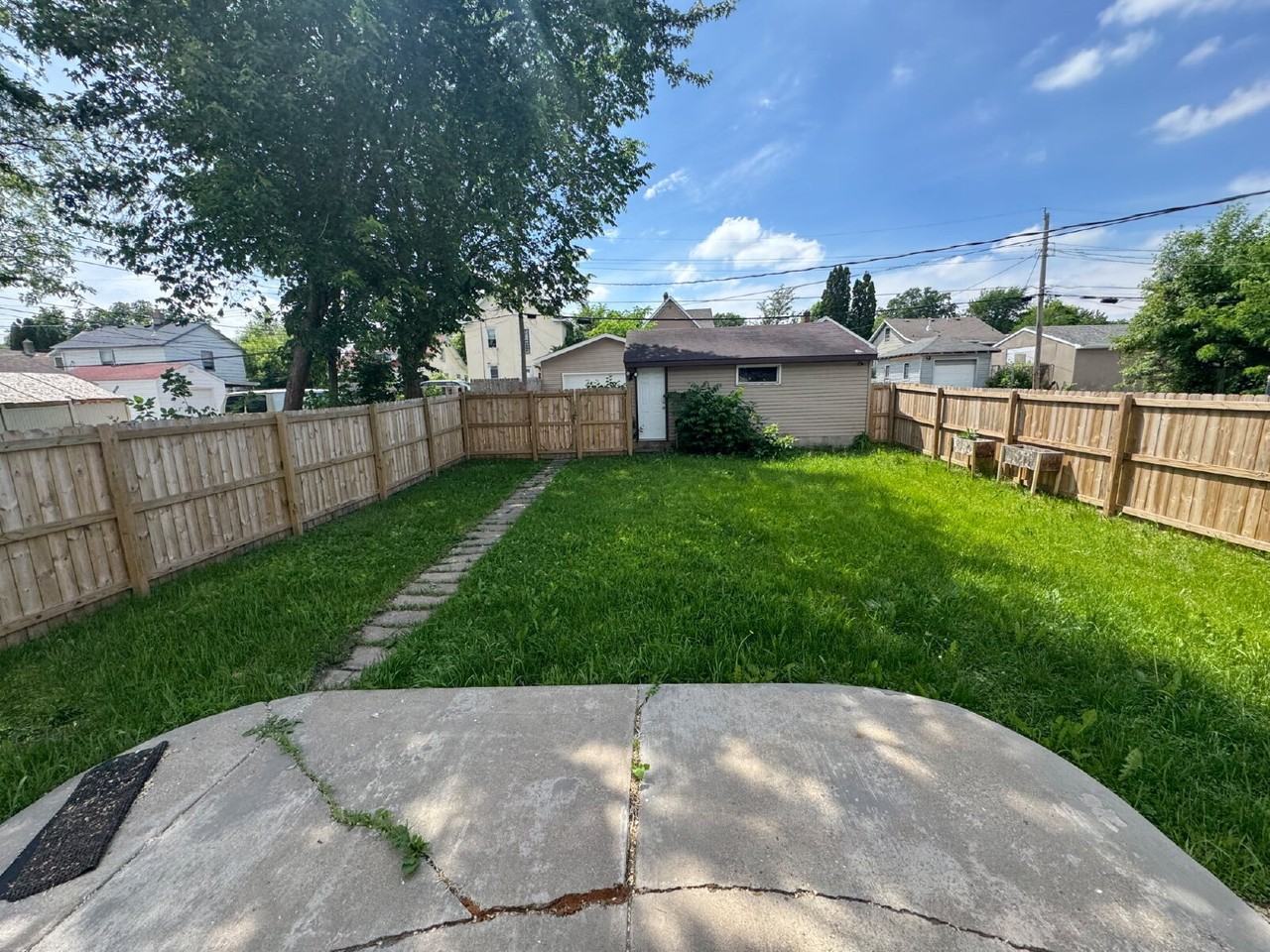2947 Morgan Ave N - Photo 7 of 24