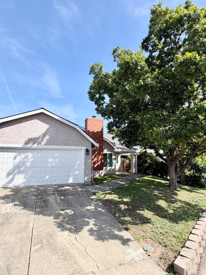 7901 Brockwood Way - Photo 2 of 15