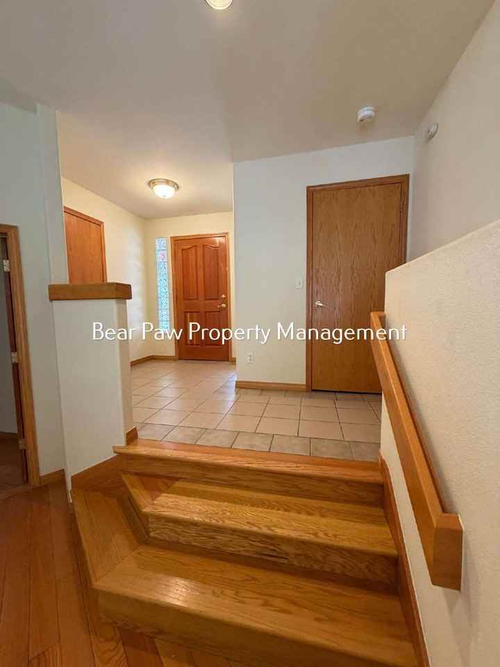 1419 Tamarac Dr - Photo 2 of 19