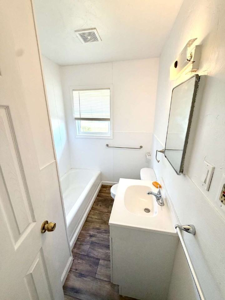 523 S 28th St - Photo 6 of 14