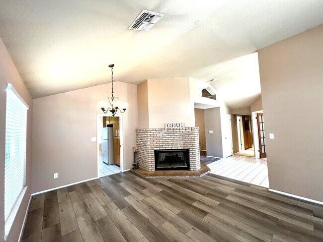 9316 Foxglen Ct - Photo 5 of 30
