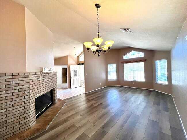 9316 Foxglen Ct - Photo 6 of 30