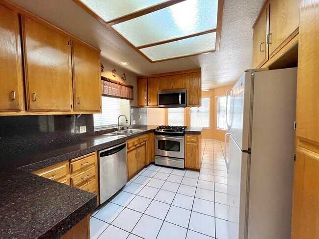 9316 Foxglen Ct - Photo 7 of 30