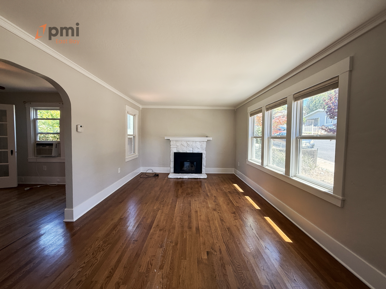 1435 Cedar St - Photo 2 of 10