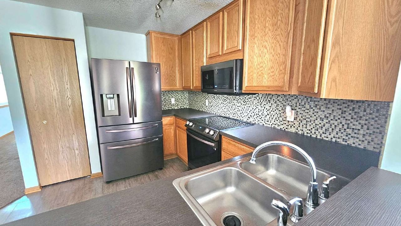 15482 Flight Way - Photo 4 of 10