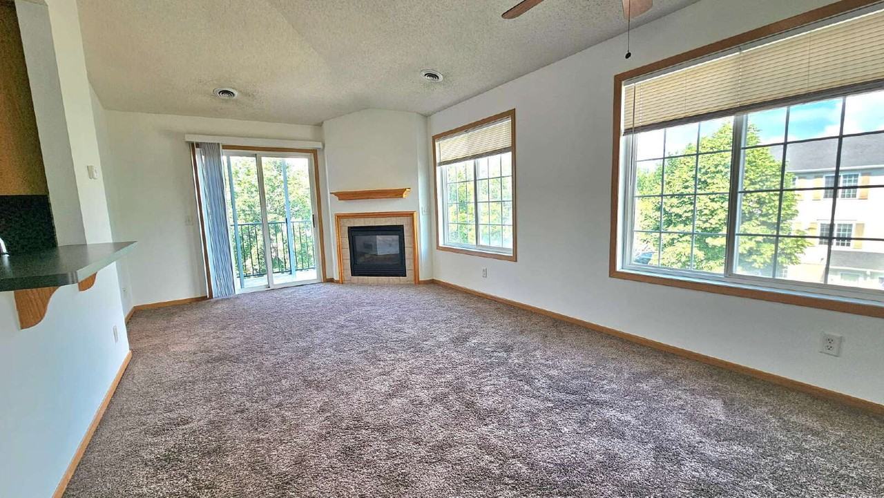 15482 Flight Way - Photo 6 of 10