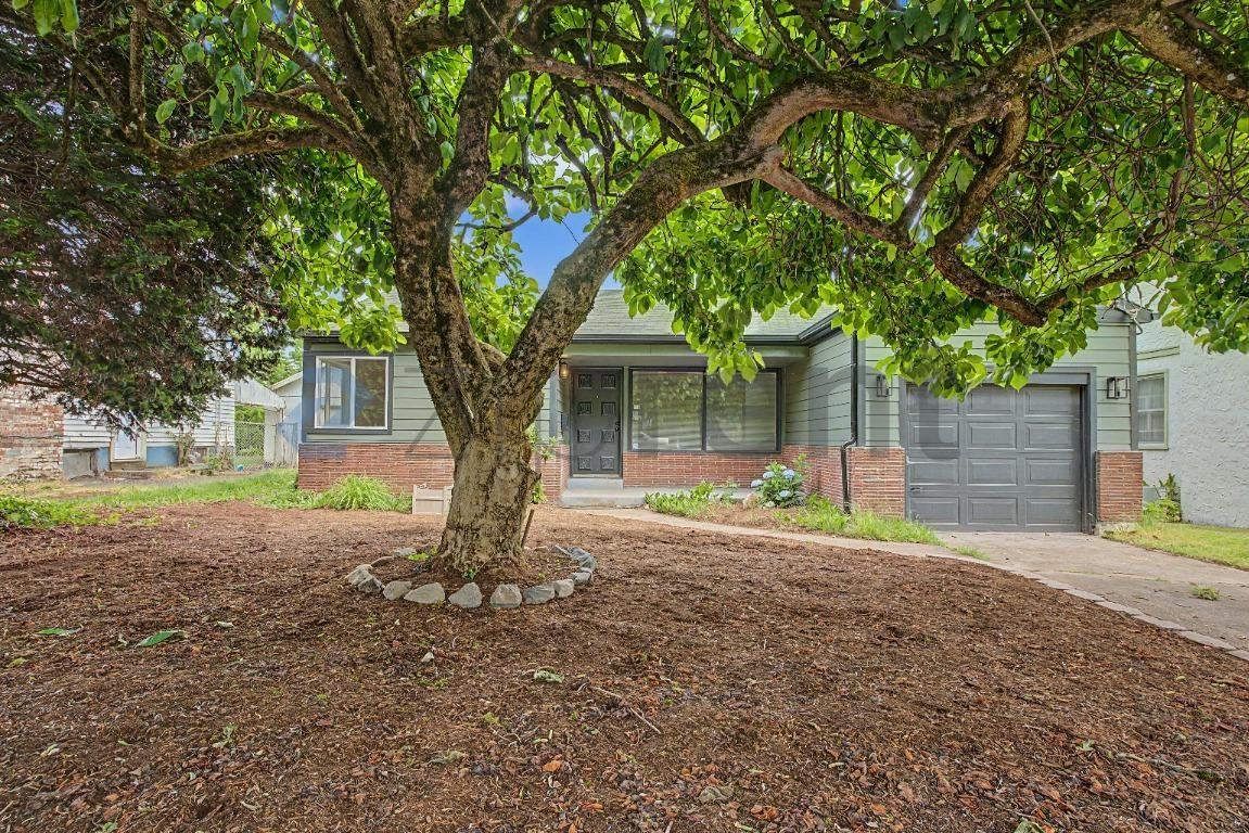 1315 N Russet St - Photo 2 of 12