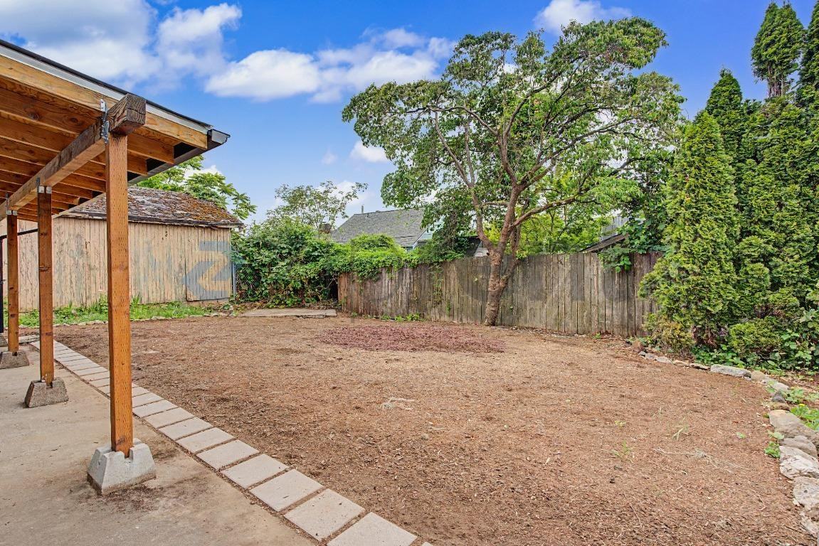 1315 N Russet St - Photo 4 of 12