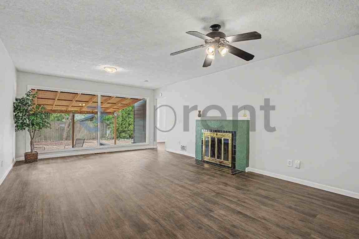 1315 N Russet St - Photo 6 of 12