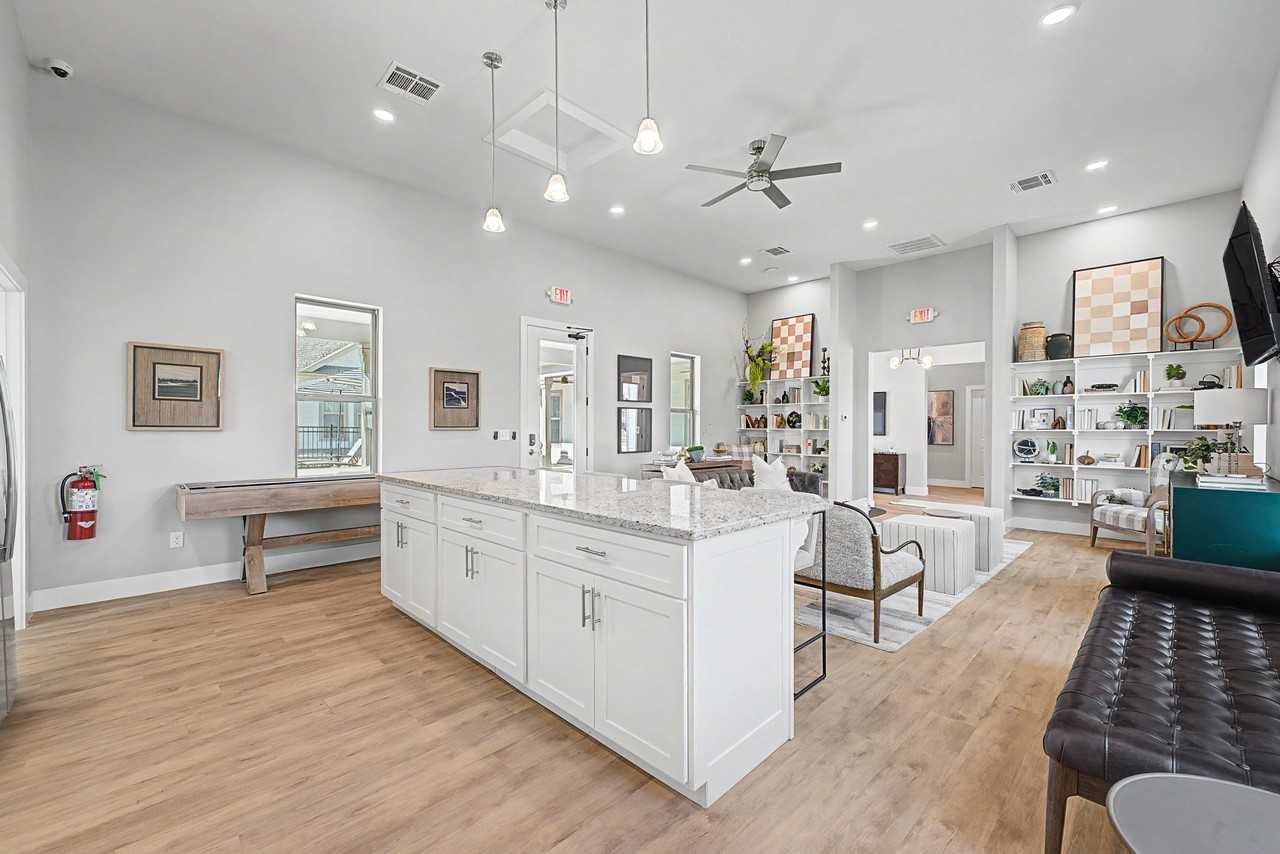 Hawthorne Grove - Photo 4 of 46