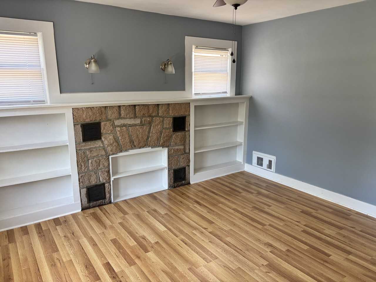 321 W Allen St - Photo 4 of 8