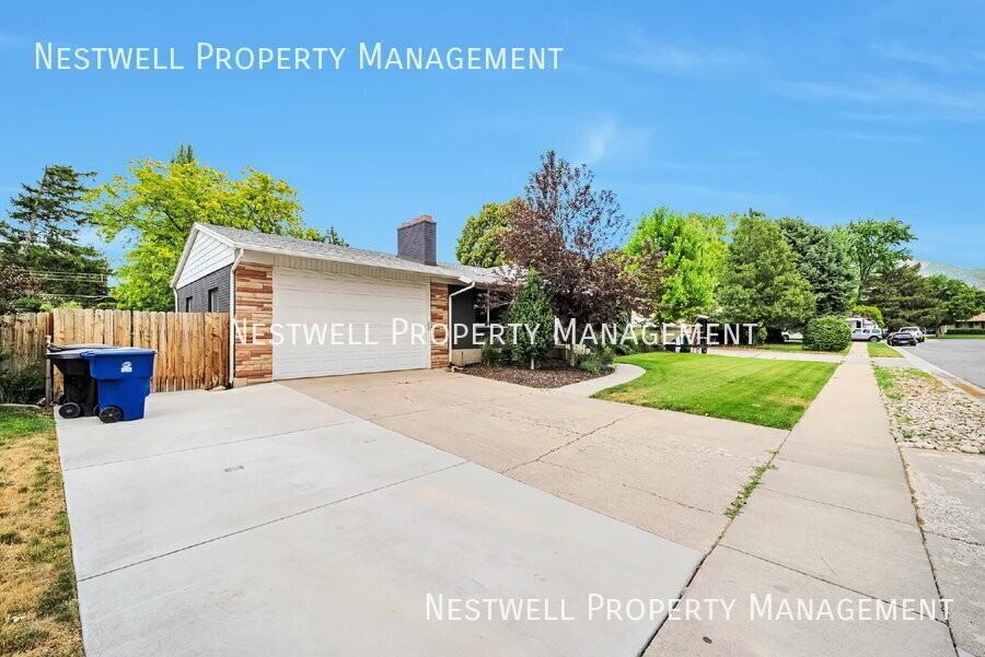 1335 E Maplewood Dr #A - Photo 2 of 29