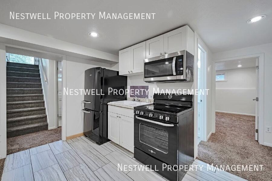 1335 E Maplewood Dr #A - Photo 6 of 29
