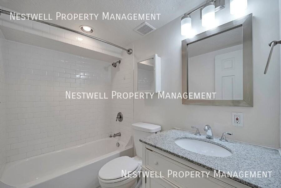 1335 E Maplewood Dr #A - Photo 7 of 29